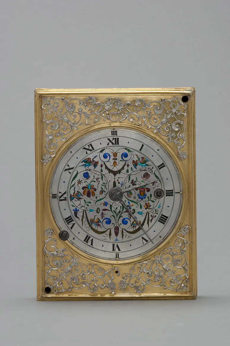 Wall Clock in the Form of a Book