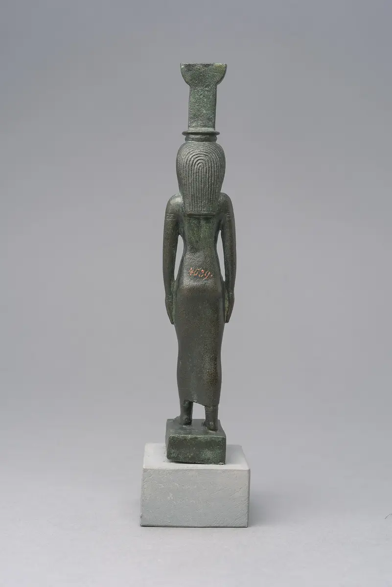 Göttin Nephthys, schreitend