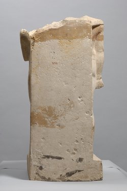 Gruppenstandbild des Pehen-ptah und seiner Mutter Imen-djefa-es
