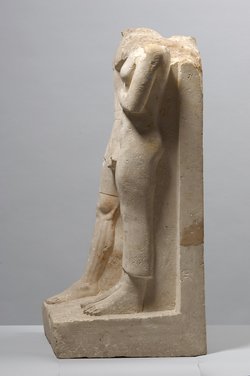 Gruppenstandbild des Pehen-ptah und seiner Mutter Imen-djefa-es