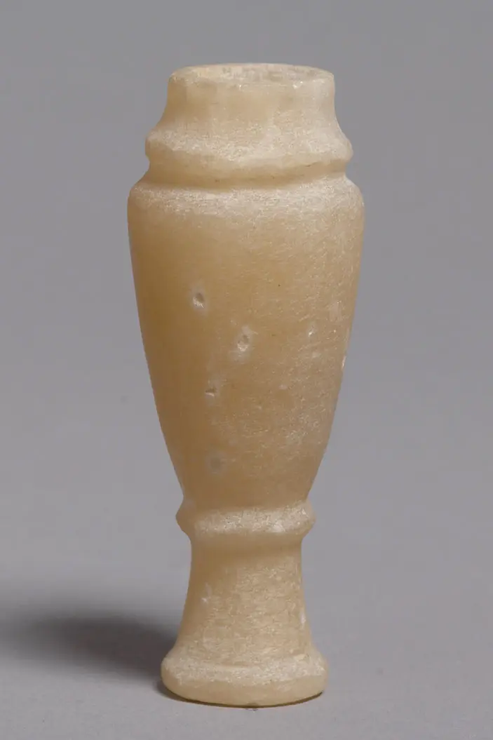 Kleine Vase mit Untersatz