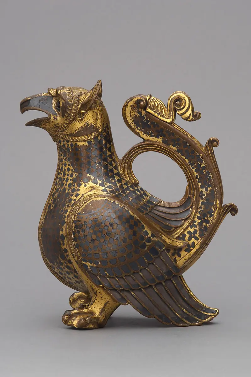 Aquamanile in Gestalt eines Greifen