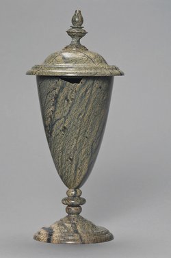 Deckelpokal