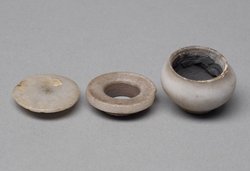 Kästchen für Schmuck und Kosmetikartikel