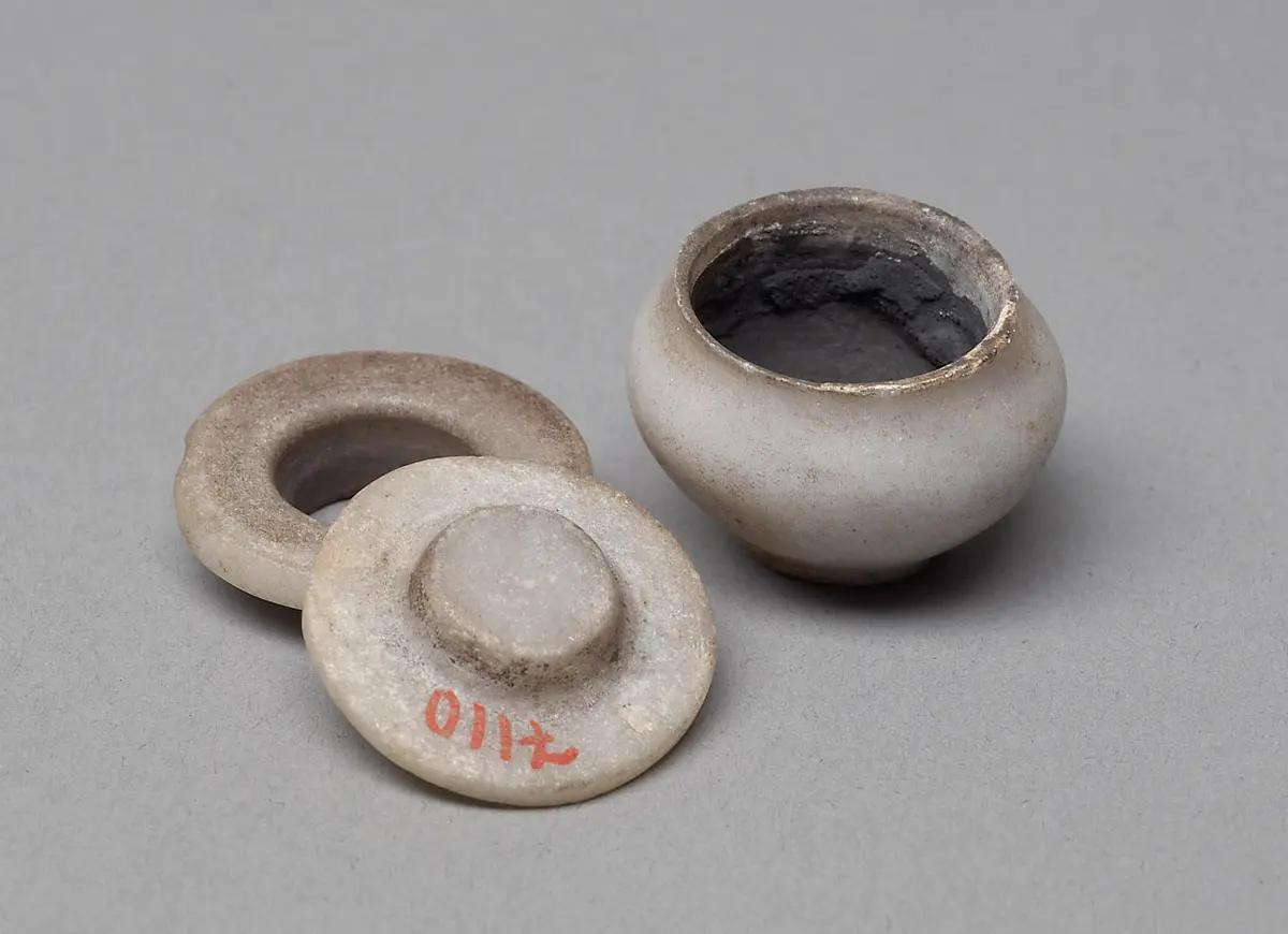 Kästchen für Schmuck und Kosmetikartikel