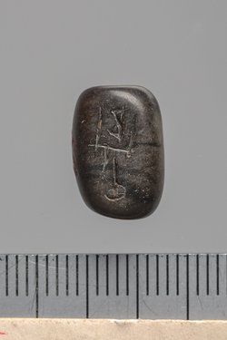 Siegelamulett, längs durchbohrt