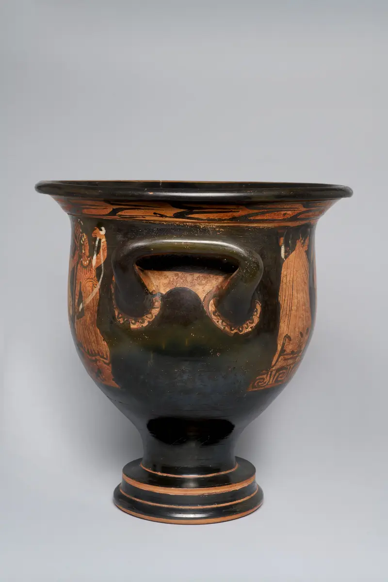 Jugendlicher Dionysos zwischen Silen und Mänaden (A), Drei Manteljünglinge (B)