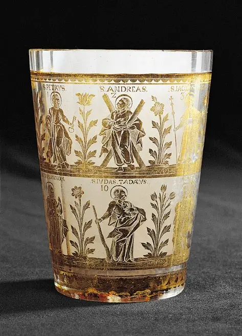Hoher Zwischengoldbecher mit Christus und den zwölf Aposteln