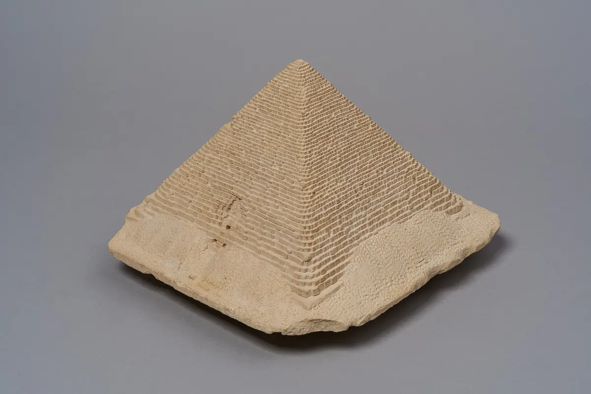Modell der Cheops-Pyramide