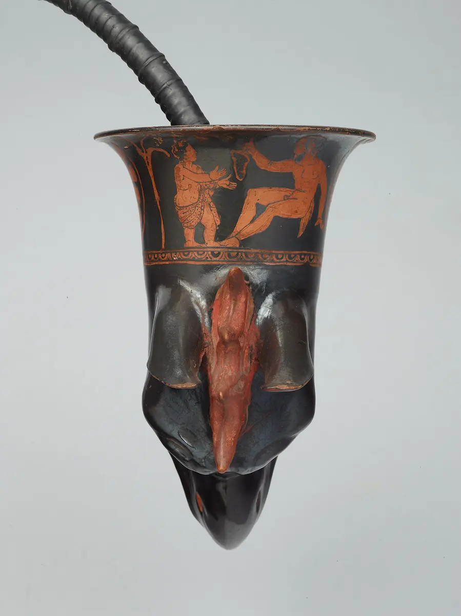Rhyton mit Greifenkopf