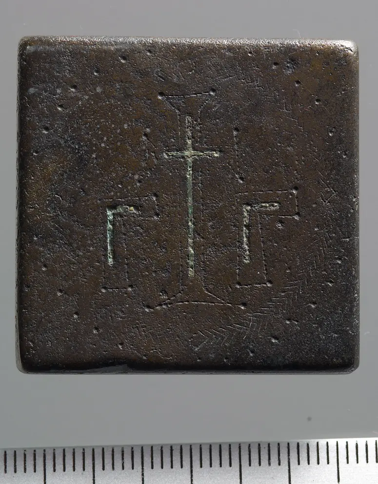 3 Unzen, Kreuz im Kranz