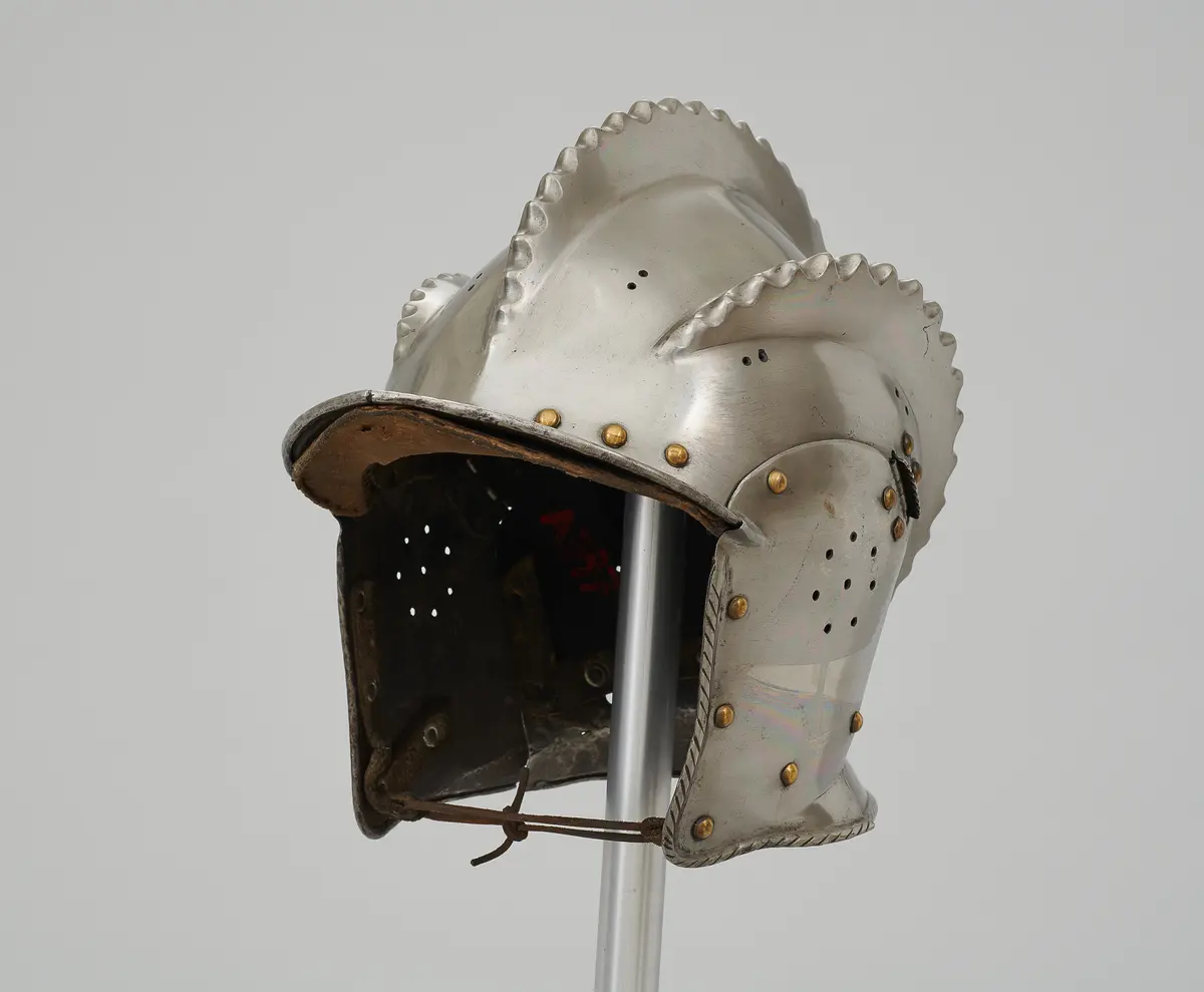 Dreikammige Sturmhaube