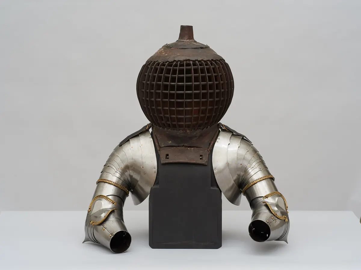 Ein Paar Armzeuge zum Kolbenturnier oder zum Fußkampf