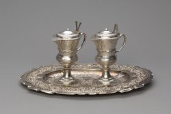 Meßkännchen und Tasse