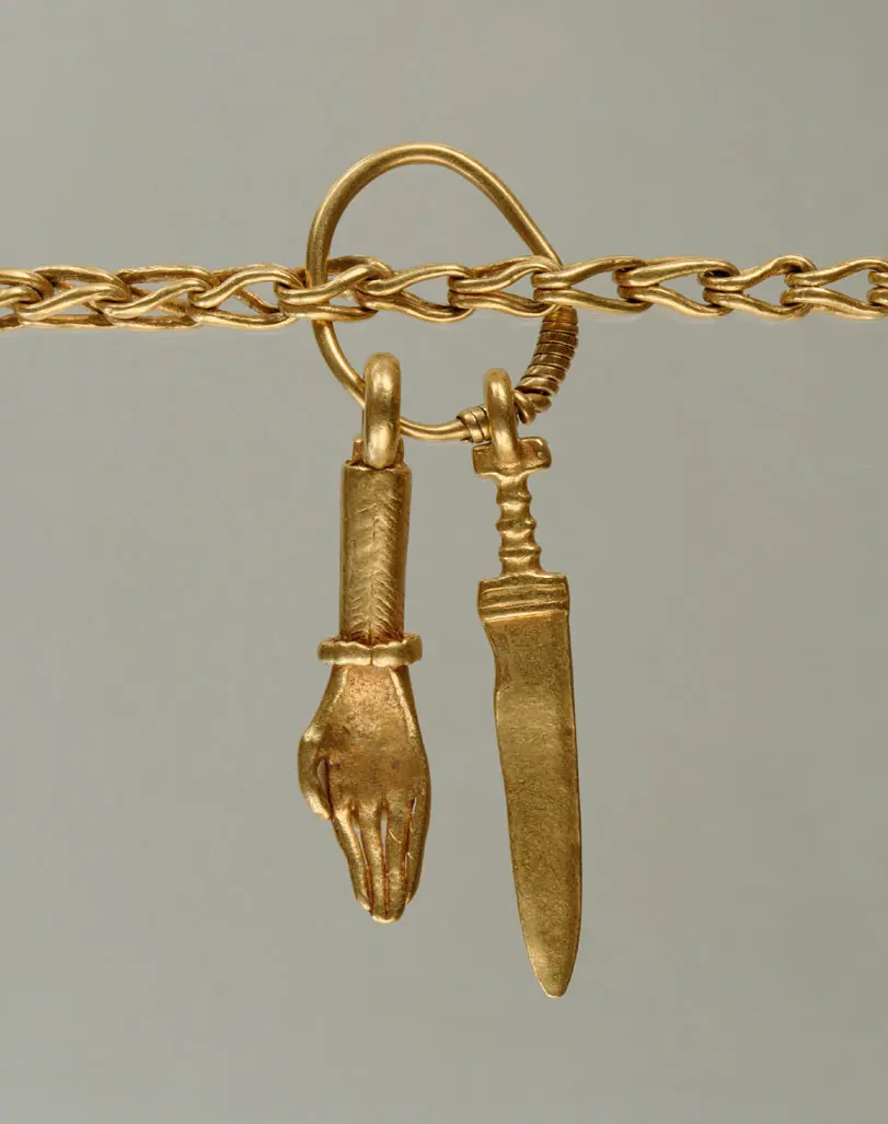 Goldkette mit 52 Anhängern