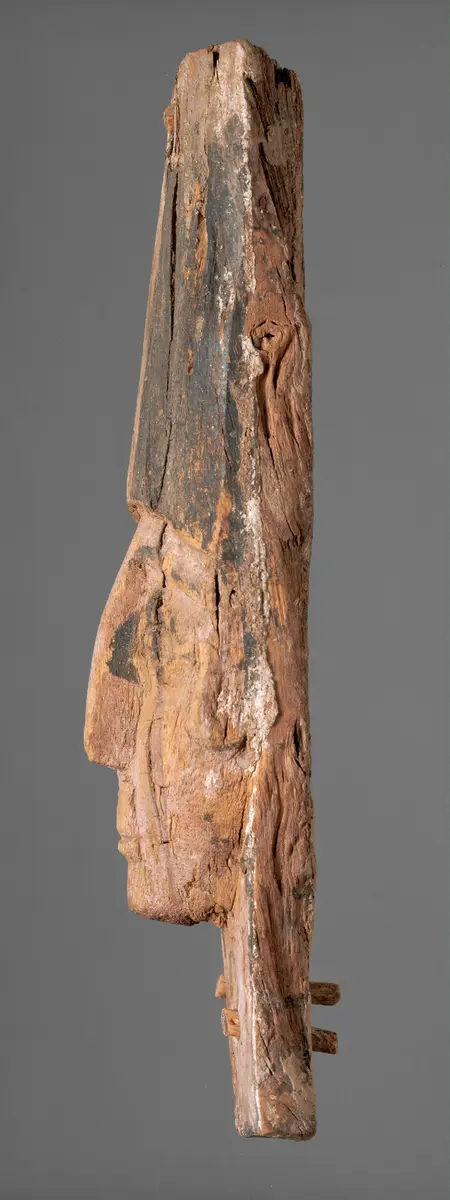 Gesicht von mumienförmigem Sarg
