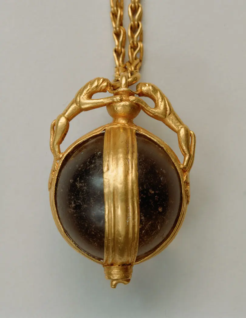 Goldkette mit 52 Anhängern