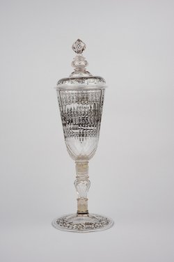 Schraubpokal mit höfischer Szene