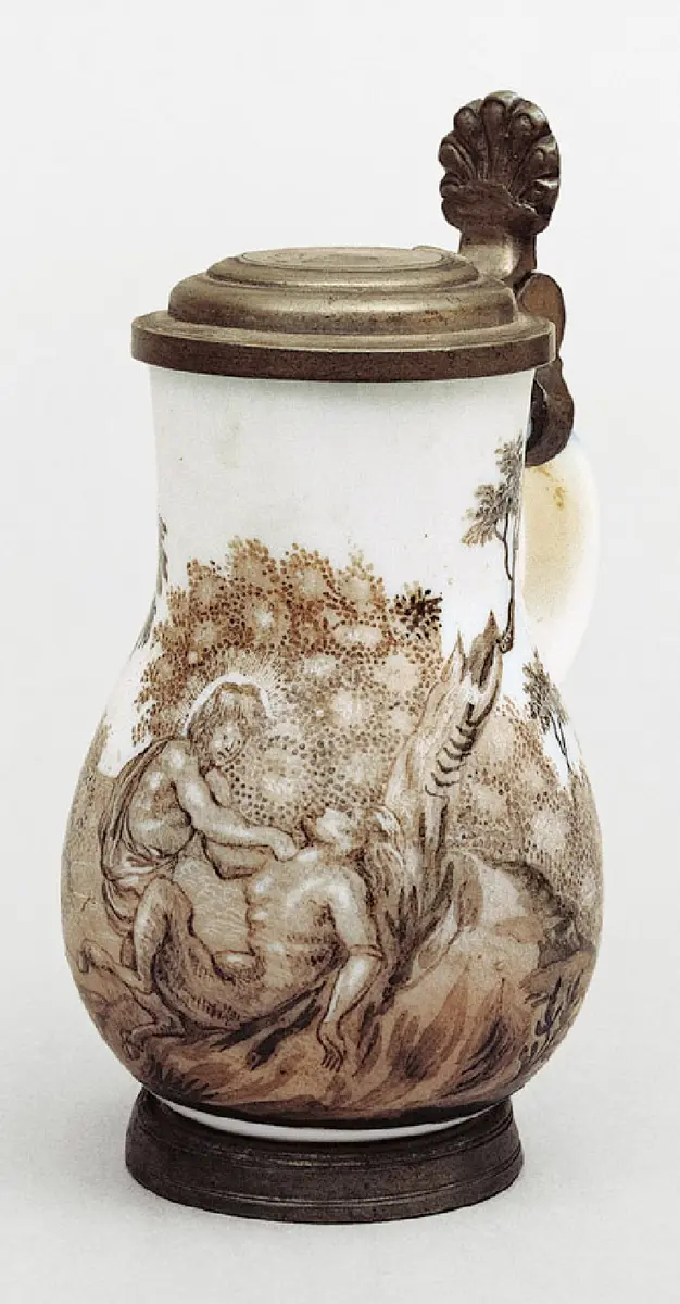 Beinglaskrug mit Schindung des Marsyas