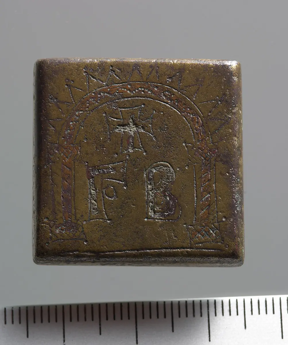 2 Unzen, Kreuz unter Rundbogen