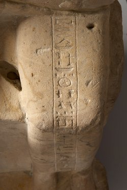 Statuengruppe des Meri-ptah, des Sa-aset und der Kafi