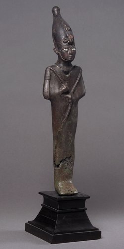 Gott Osiris, stehend