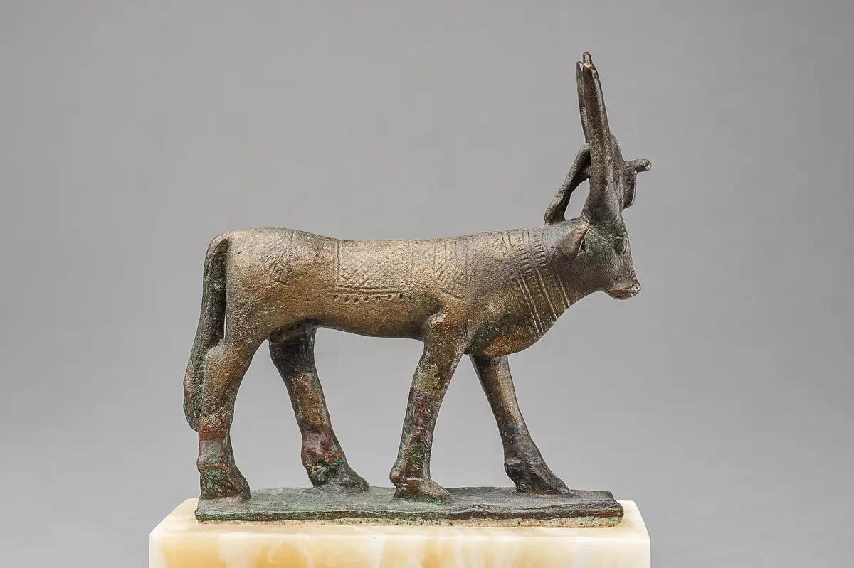 Göttin Isis-Hathor in Kuhgestalt