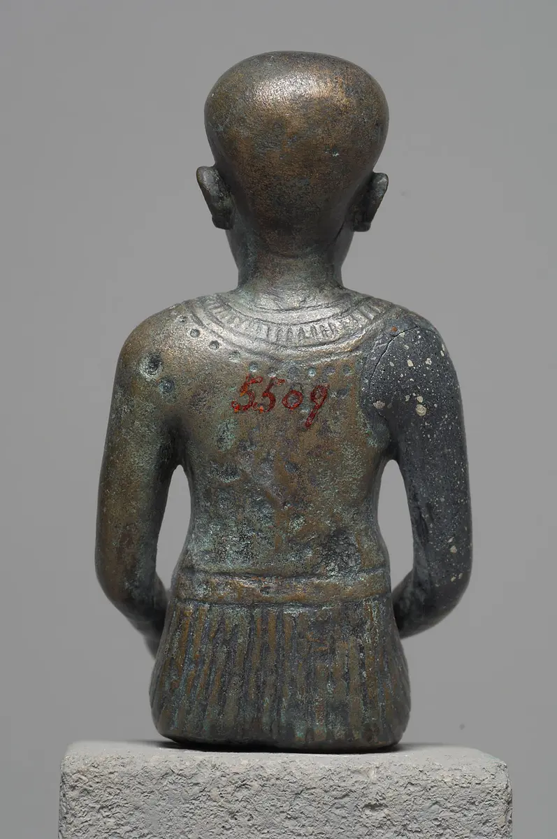 Imhotep, sitzend