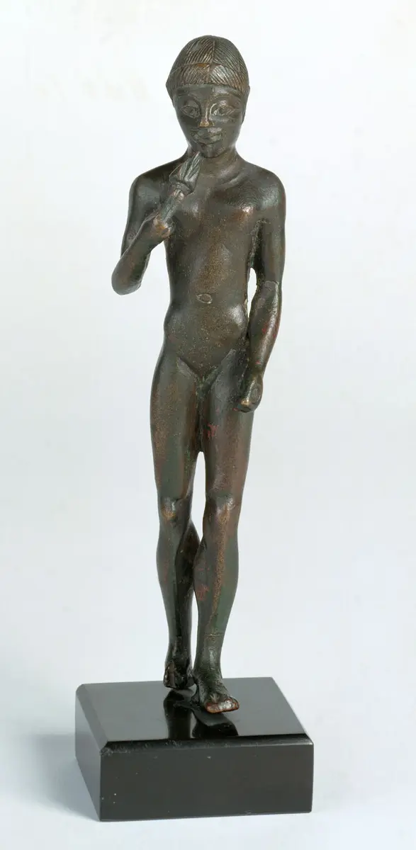 Mädchen mit Blüte