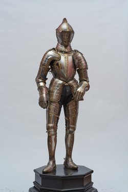 Feldharnisch der Trophäengarnitur
