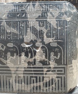 Sarkophag des Priesters Nes-schu-tefnut