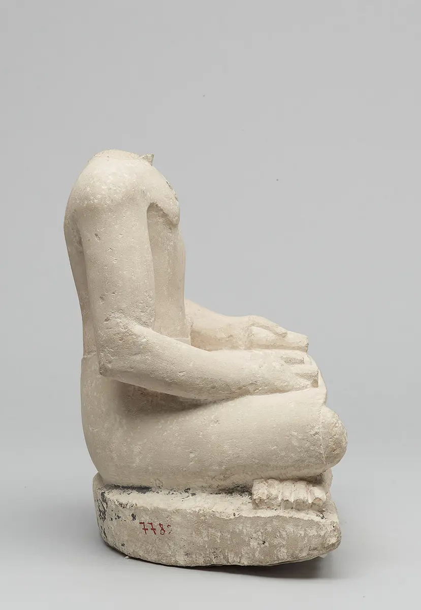 Kopflose Statue eines Lesenden