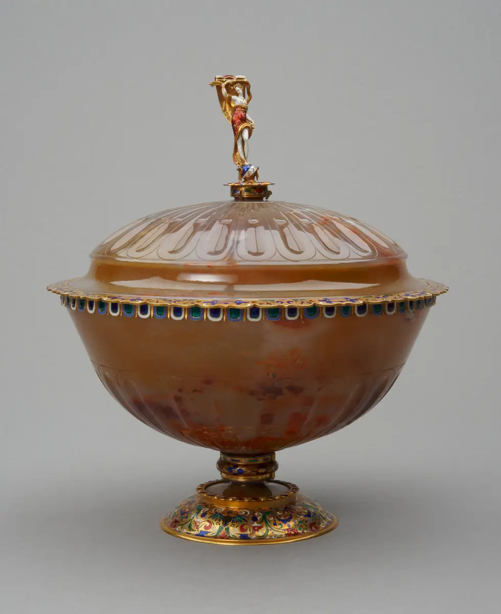 Deckelschale mit Fortuna