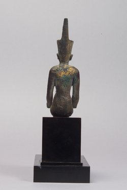 Thronende Göttin Neith