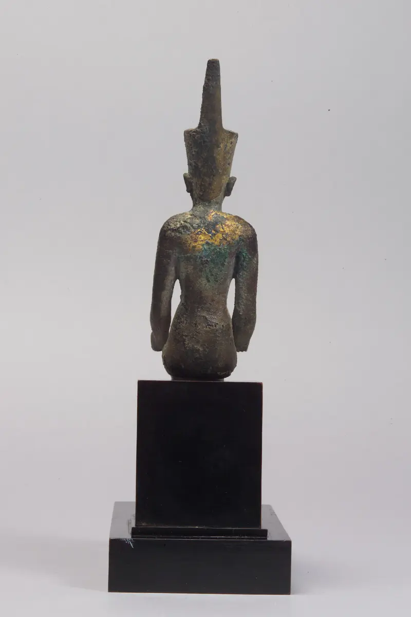 Thronende Göttin Neith