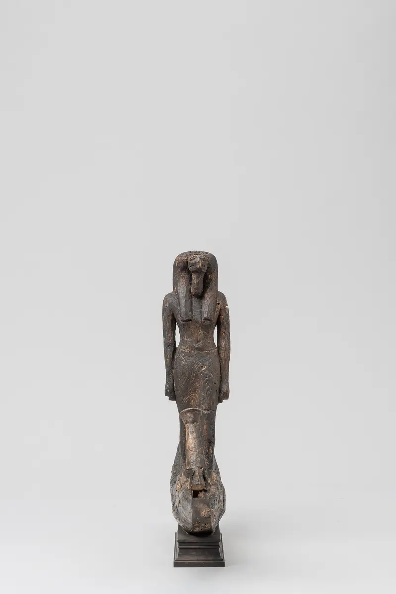 Figur des ibisköpfigen Gottes Thot, in einer Barke stehend