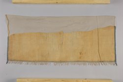 Fragment eines sehr feinen Leinenstoffes