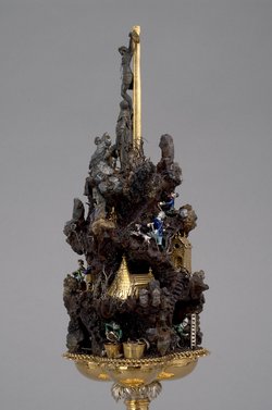 Handstein mit Bergwerk und Kreuzigung Christi