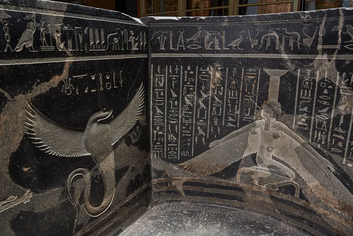 Sarkophag des Priesters Nes-schu-tefnut