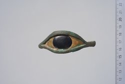 Linkes Auge von einem Sarg