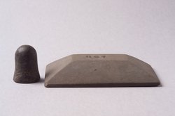 Rechteckige Schminkpalette mit Reibstein