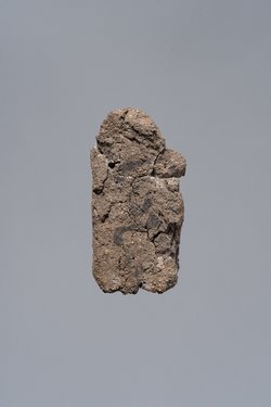 Ächtungsfigur mit Aufschrift