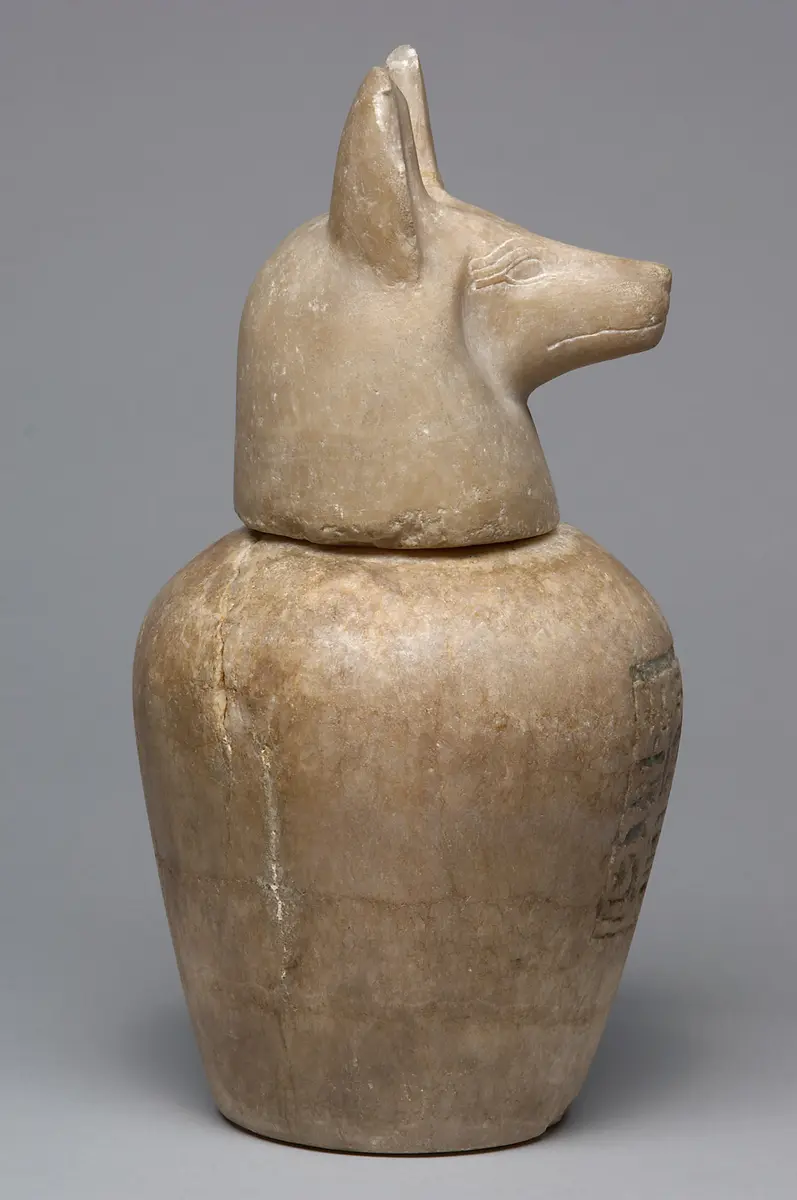 Kanope der Tjes-bastet-peret mit Deckel in Form eines Schakalkopfes