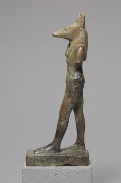 Gott Anubis, schreitend