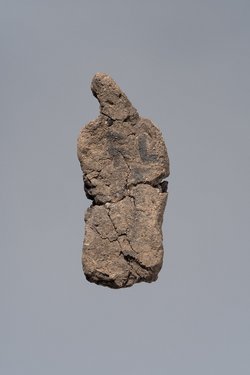 Ächtungsfigur mit Aufschrift
