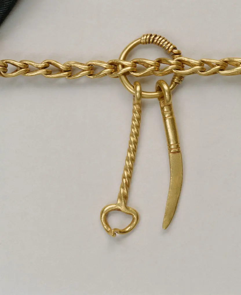 Goldkette mit 52 Anhängern
