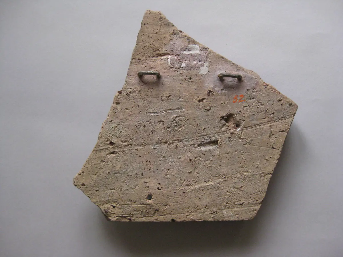 Fragment aus dem linken Teil einer Verkleidungsplatte: Stier opfernde Nike