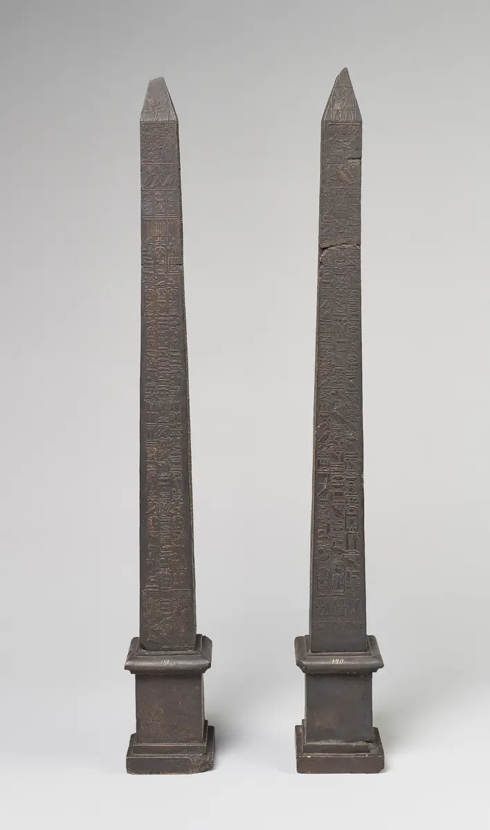 Miniaturnachbildung eines Obelisken von Sethos I. und Ramses II. aus Heliopolis