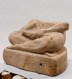 Unterteil einer Schreiberstatue des Her-wedja