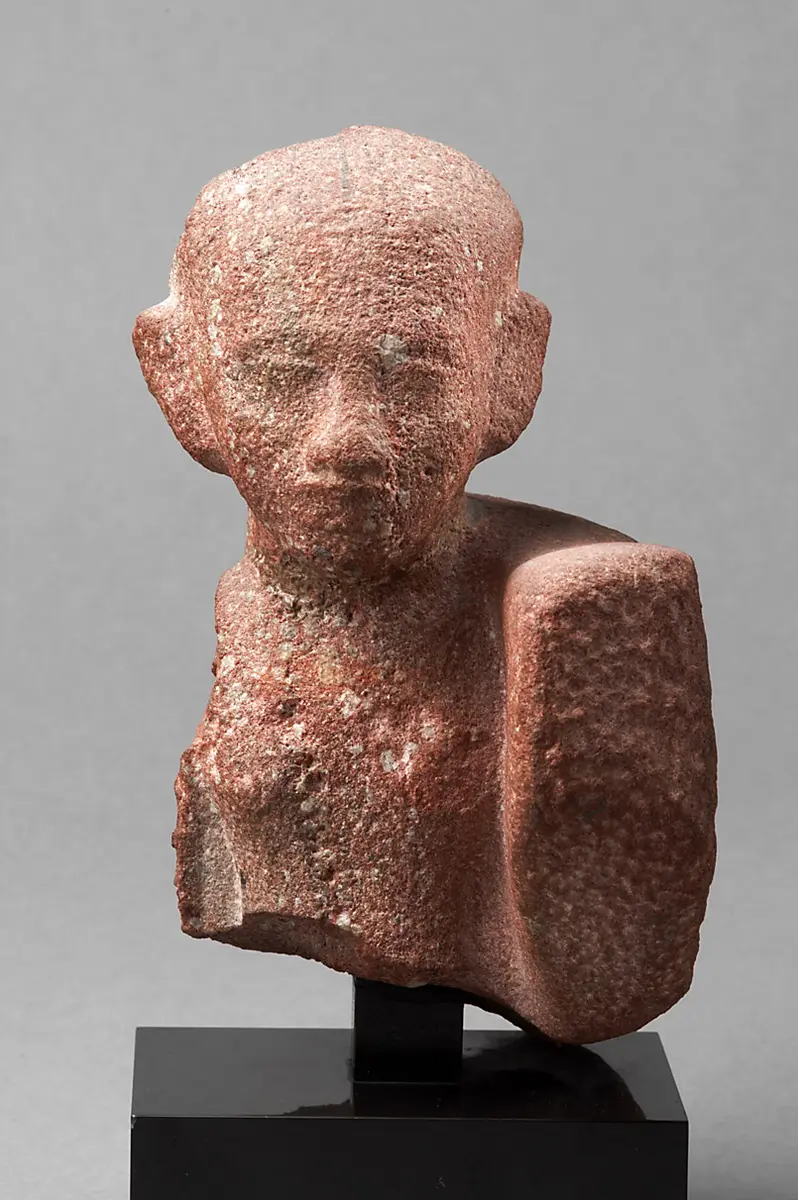 Fragmentierte Statuette einer Amarna-Prinzessin